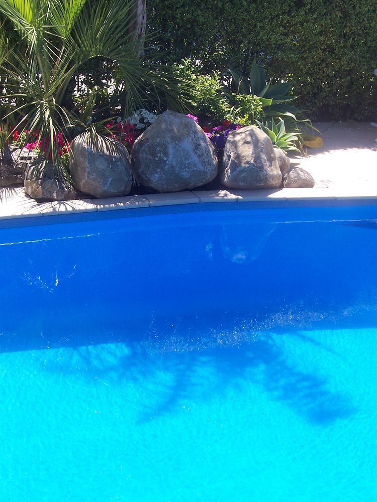 Snells Beach Motel Buitenkant foto
